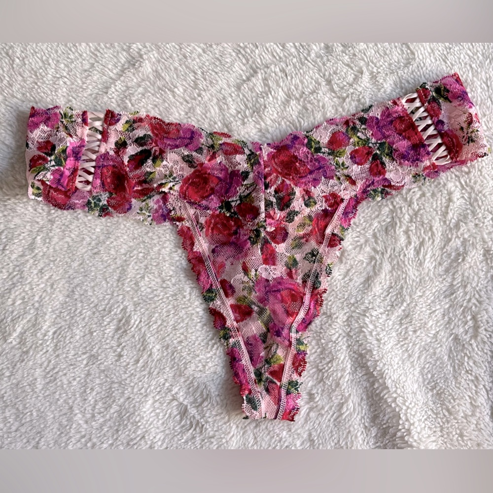 Victoria’s Secret Lacy Lace-Up Rose Print Panty M